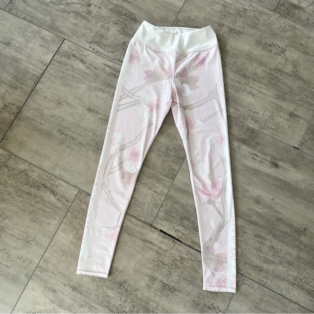 M pink cherry blossom floral spring pattern yoga pants leggings high rise